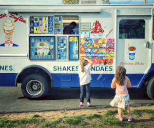 Kid-friendly summer eats in Brooklyn: kids standing at ice cream truck